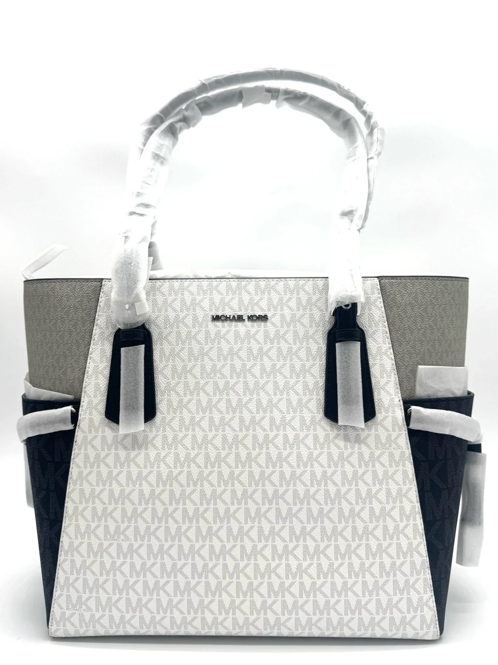 Michael Kors Voyager Large Color-Block Signature Logo Tote Bag - Optic White